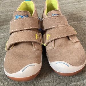 Plae shoes, size 10
